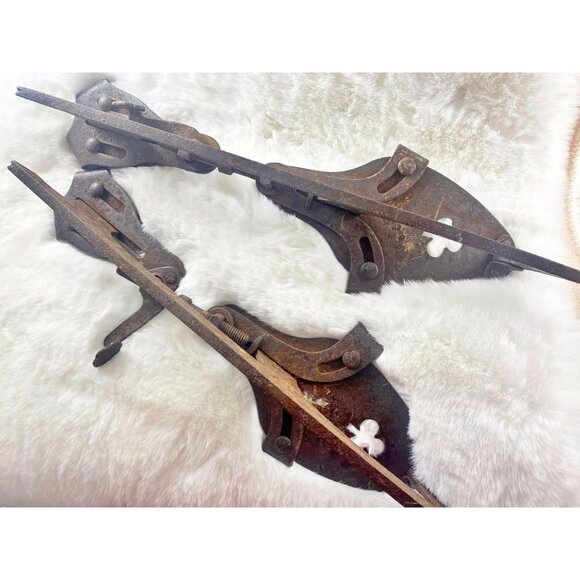 Antique Ice Skates Decorative Cutouts Adjustable Clamp-On - Picture 2 of 8